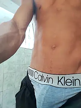 Snapshot of Brayanellatino chatting on March 2, 3:41 pm Brayanellatino online show from March 2, 3:41 pm