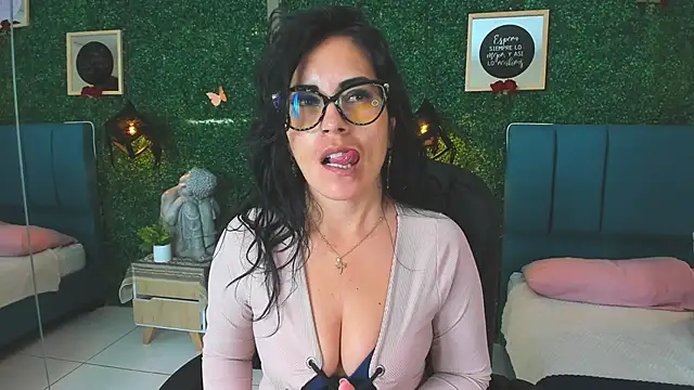 Linagh  online show from November 8, 11:43 am