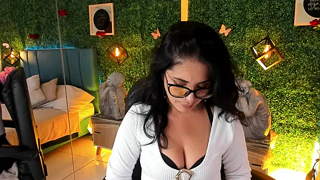 Linagh  online show from February 18, 11:28 am