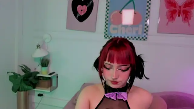 Zoe Lynch  online show from April 14, 11:38 am