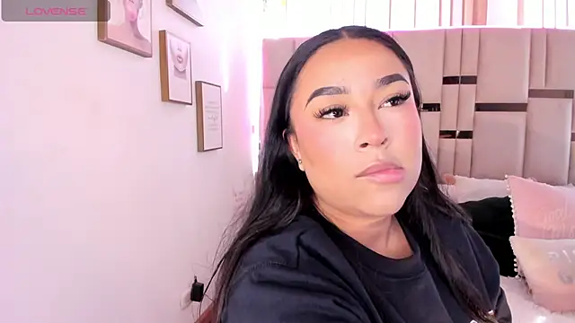 Zoey thompson online show from October 28, 8:00 pm