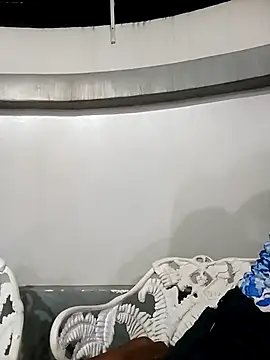 Snapshot of jadecristina chatting on March 17, 1:10 am jadecristina online show from March 17, 1:10 am