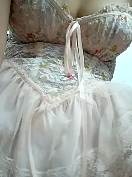 Thuylinh86 online show from September 22, 5:09 am