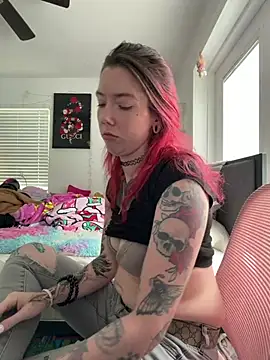 Snapshot of alexaann561 chatting on May 28, 6:49 pm alexaann561 online show from May 28, 6:49 pm