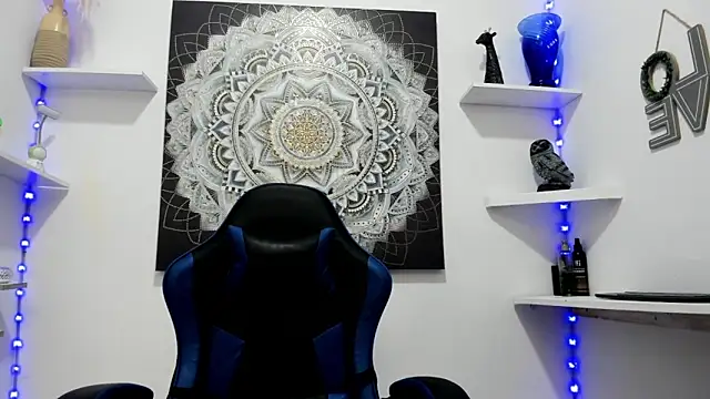 marsmith1 online show from April 3, 7:23 pm