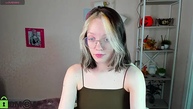 R0cket bunny online show from November 13, 1:04 am