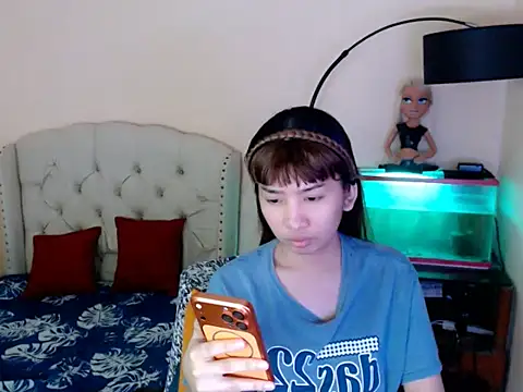 ShantalFoxxy  online show from February 20, 6:26 am