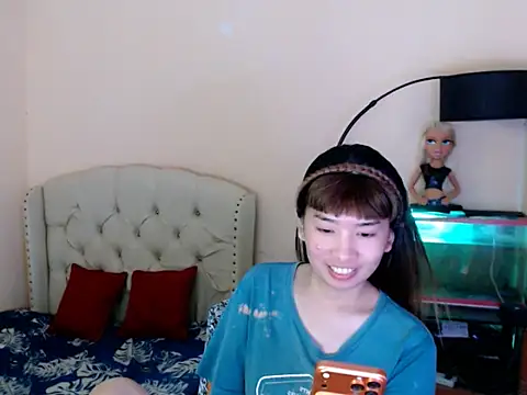 ShantalFoxxy  online show from April 14, 12:38 am