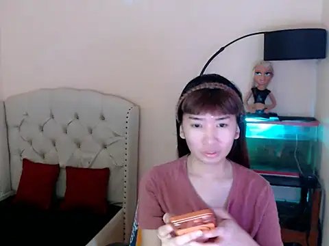 ShantalFoxxy  online show from April 18, 12:25 am