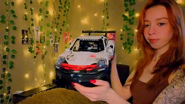 Lori Williams online show from March 13, 3:24 am