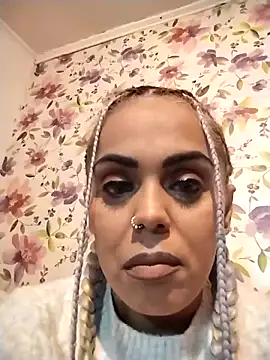 izauri2025 online show from May 4, 2:57 pm
