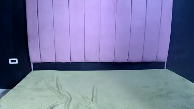 Snapshot of SmallFala chatting on September 12, 2:06 pm SmallFala online show from September 12, 2:06 pm