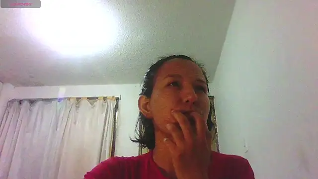 Snapshot of Natzu_Choi chatting on October 1, 3:45 am Natzu Choi online show from October 1, 3:45 am