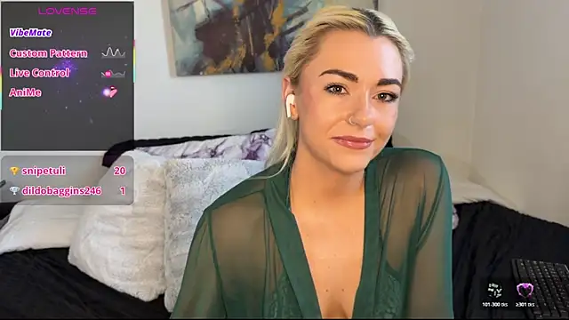 kinkylilsweetie online show from March 26, 6:02 pm