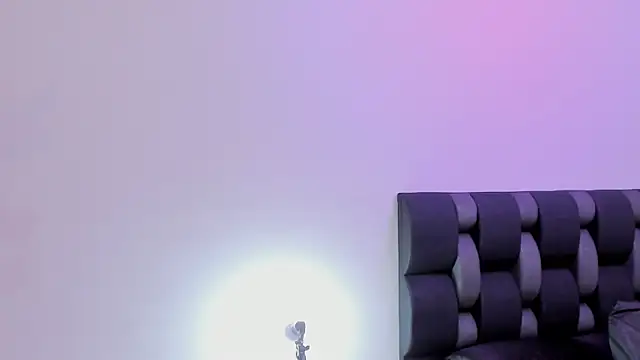Snapshot of maily_zanss chatting on May 7, 8:03 pm maily zanss online show from May 7, 8:03 pm