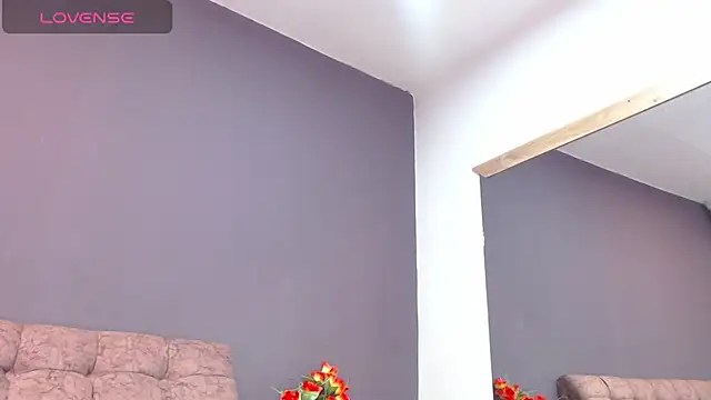 Snapshot of KateWelsin chatting on December 5, 7:39 am KateWelsin online show from December 5, 7:39 am