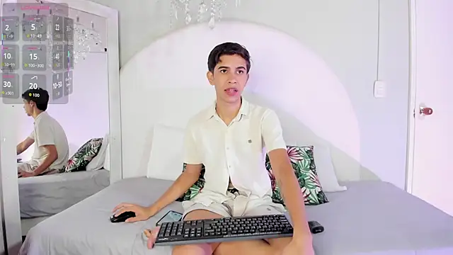 Snapshot of JoshuaSanzz chatting on October 18, 3:31 am JoshuaSanzz online show from October 18, 3:31 am
