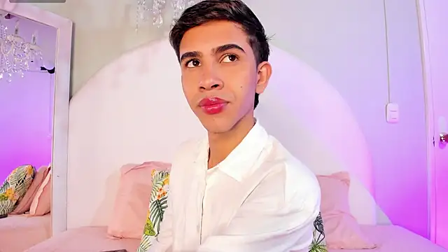 Snapshot of JoshuaSanzz chatting on November 11, 3:39 am JoshuaSanzz online show from November 11, 3:39 am