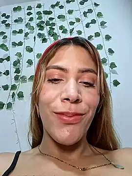 Elianasuarezz online show from April 15, 12:56 pm