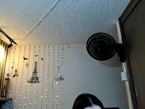 Snapshot of maira_tf chatting on November 28, 4:26 am maira tf online show from November 28, 4:26 am