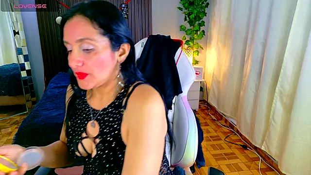 Snapshot of kataleya_29 chatting on October 25, 9:31 pm kataleya 29 online show from October 25, 9:31 pm