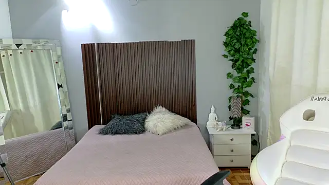 Snapshot of kataleya_29 chatting on November 10, 8:30 pm kataleya 29 online show from November 10, 8:30 pm