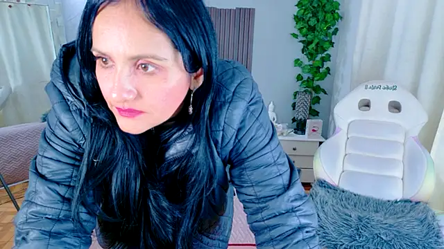 Snapshot of kataleya_29 chatting on November 11, 4:07 pm kataleya 29 online show from November 11, 4:07 pm