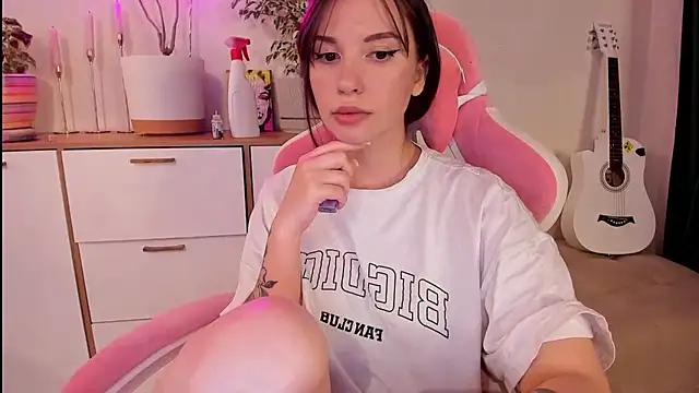 Snapshot of Voytinyme chatting on October 15, 6:30 pm Voytinyme online show from October 15, 6:30 pm