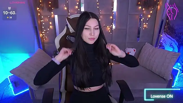 EliseVelour online show from February 8, 2:09 pm