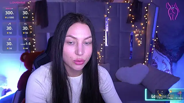 EliseVelour online show from March 28, 1:43 pm