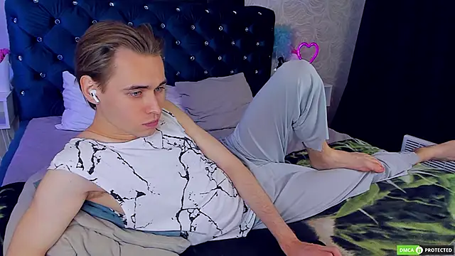 WilliamDyson online show from September 29, 3:22 am