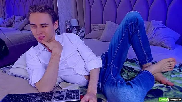 WilliamDyson online show from October 13, 3:17 am