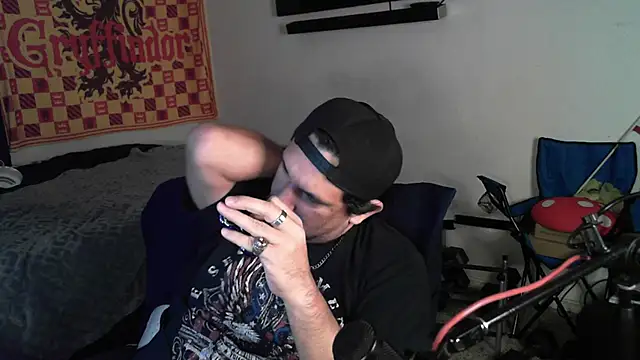 DevilPup75  online show from October 27, 4:27 am