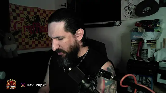 DevilPup75  online show from April 6, 2:20 am