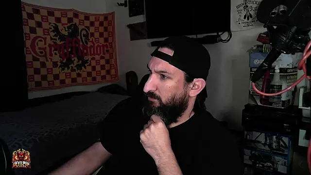 DevilPup75  online show from April 14, 8:20 am