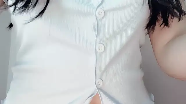 Eloise131499 online show from March 16, 12:49 am