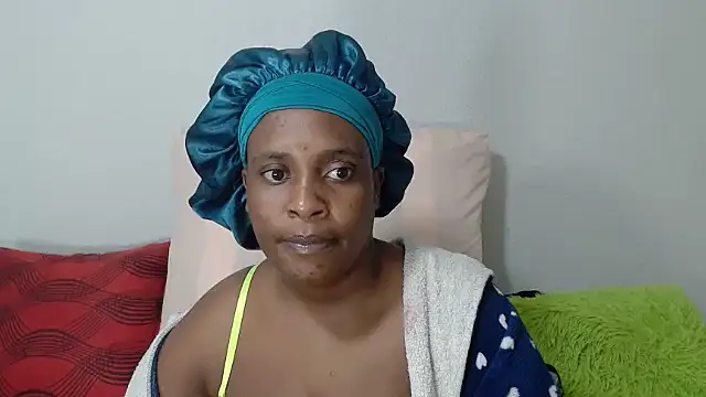 Snapshot of QueenRomaxx1 chatting on October 18, 7:58 pm QueenRomaxx1 online show from October 18, 7:58 pm