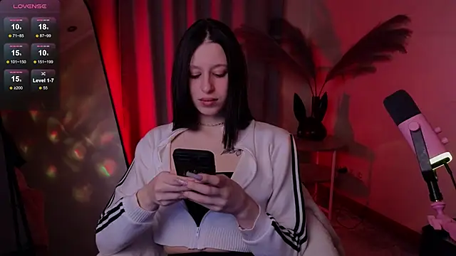 Snapshot of sex_tezzi chatting on October 14, 9:59 pm sex tezzi online show from October 14, 9:59 pm