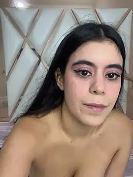 CoralineRusso1 online show from October 23, 6:34 am