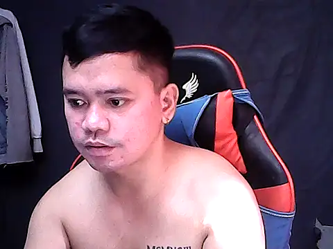 Snapshot of sweet_sexyasian69 chatting on April 23, 11:29 pm sweet sexyasian69 online show from April 23, 11:29 pm