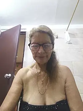 Snapshot of MaryeLunna chatting on June 29, 11:21 am MaryeLunna online show from June 29, 11:21 am