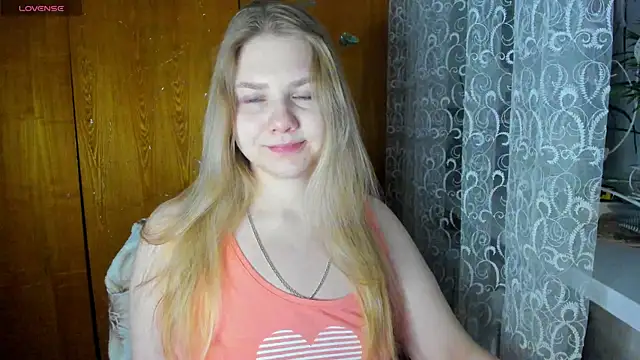 Snapshot of AlinaMors chatting on December 22, 9:34 pm AlinaMors online show from December 22, 9:34 pm