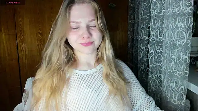 Snapshot of AlinaMors chatting on February 7, 10:13 pm AlinaMors online show from February 7, 10:13 pm