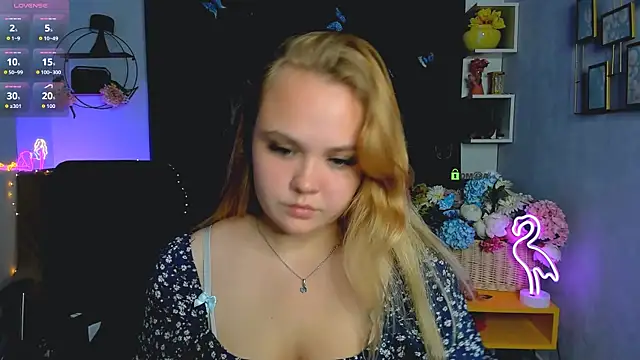 Snapshot of keri_ti chatting on September 16, 7:48 pm keri ti online show from September 16, 7:48 pm