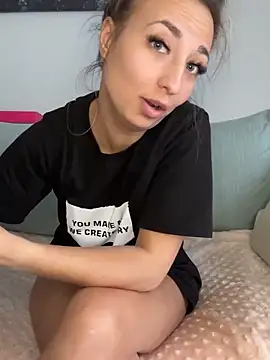 Snapshot of Celine_charme chatting on September 30, 1:05 pm Celine charme online show from September 30, 1:05 pm