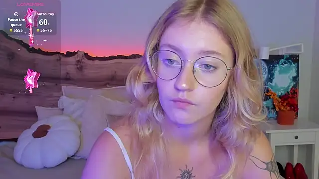 Snapshot of Nerissa_xo chatting on September 21, 7:59 pm Nerissa xo online show from September 21, 7:59 pm