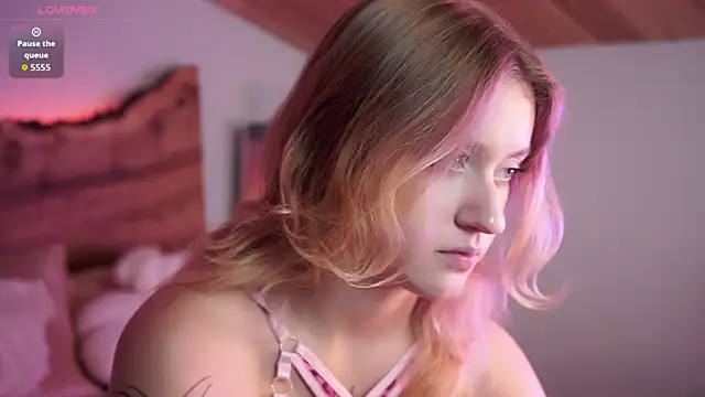 Snapshot of Nerissa_xo chatting on October 12, 8:08 pm Nerissa xo online show from October 12, 8:08 pm