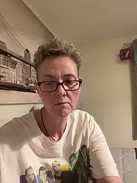 Curvy-Jinx online show from January 15, 8:30 am