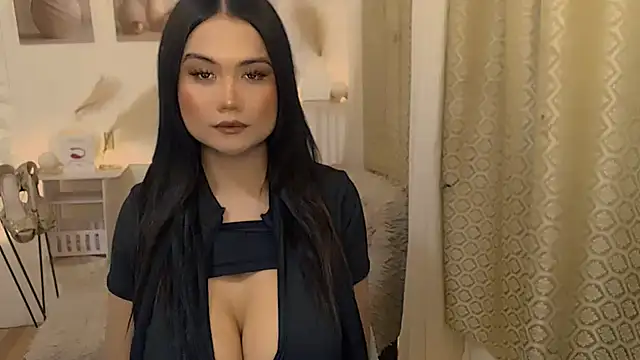 Snapshot of alisha_klassx chatting on July 8, 3:22 am alisha klassx online show from July 8, 3:22 am