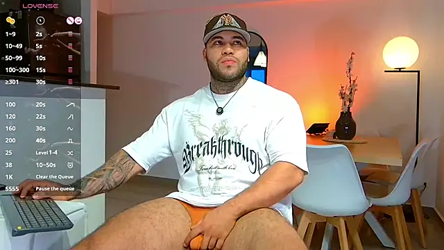 Snapshot of Michael_Salens chatting on October 24, 10:06 pm Michael Salens online show from October 24, 10:06 pm